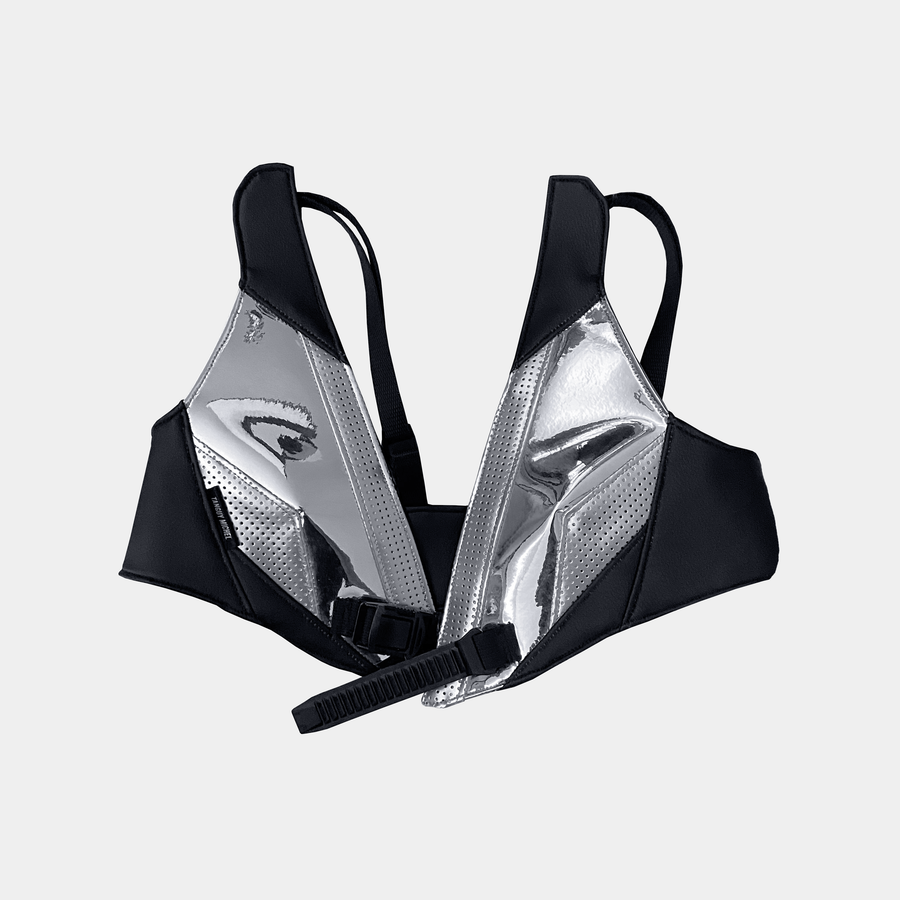 Brassière Sérac fabriquée à partir de chutes de tissus de simili cuir noir et miroir, vue de face
