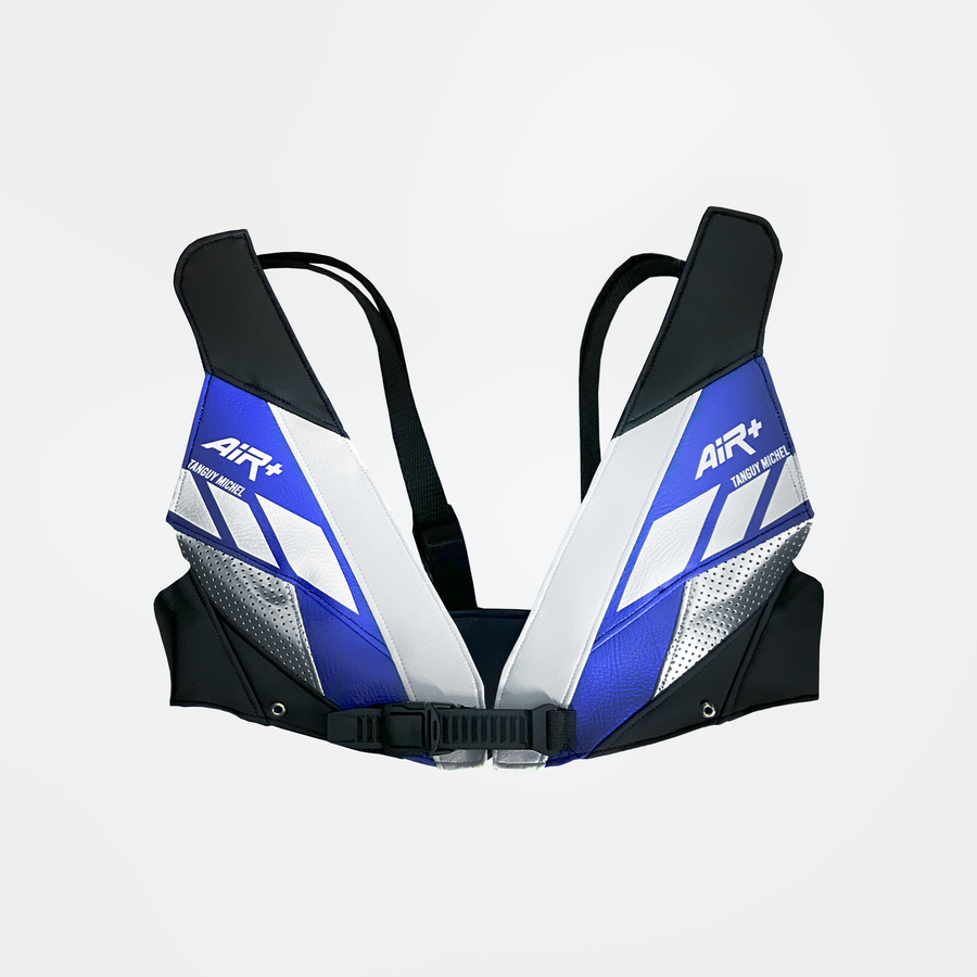 Brassière Speed fabriquée à partir de chutes de tissus de simili cuir noir et miroir, vue avant